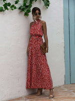 Abito con capestro e cintura e stampata dappertutto