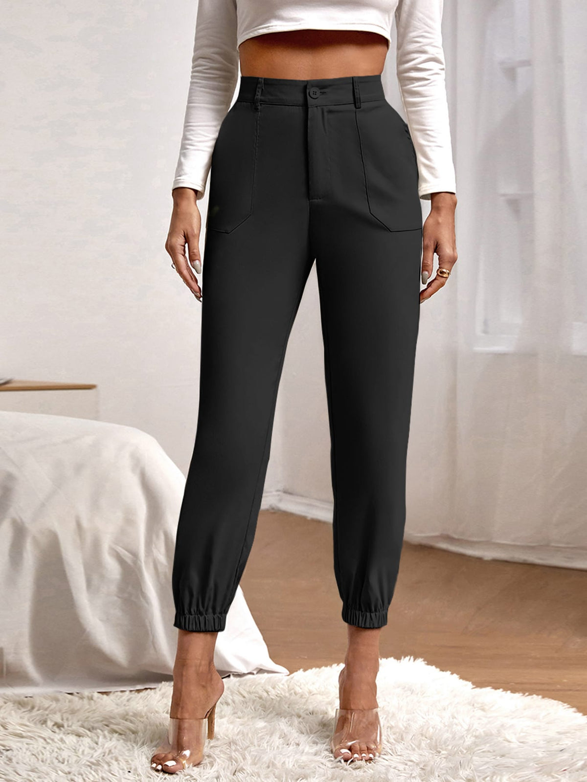 Pantaloni monocolore doppie tasche potati