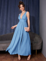 Abito senza maniche a fessura alta con volant