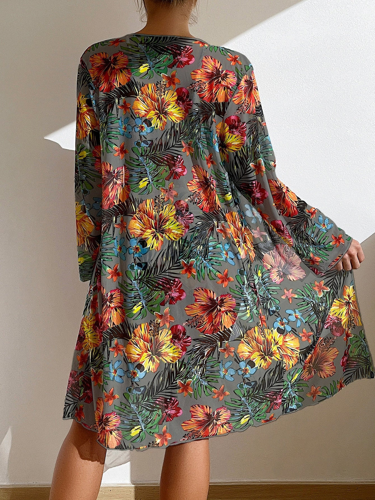 bikini stampa floreale con nodo anteriore e kimono da spiaggia estivo