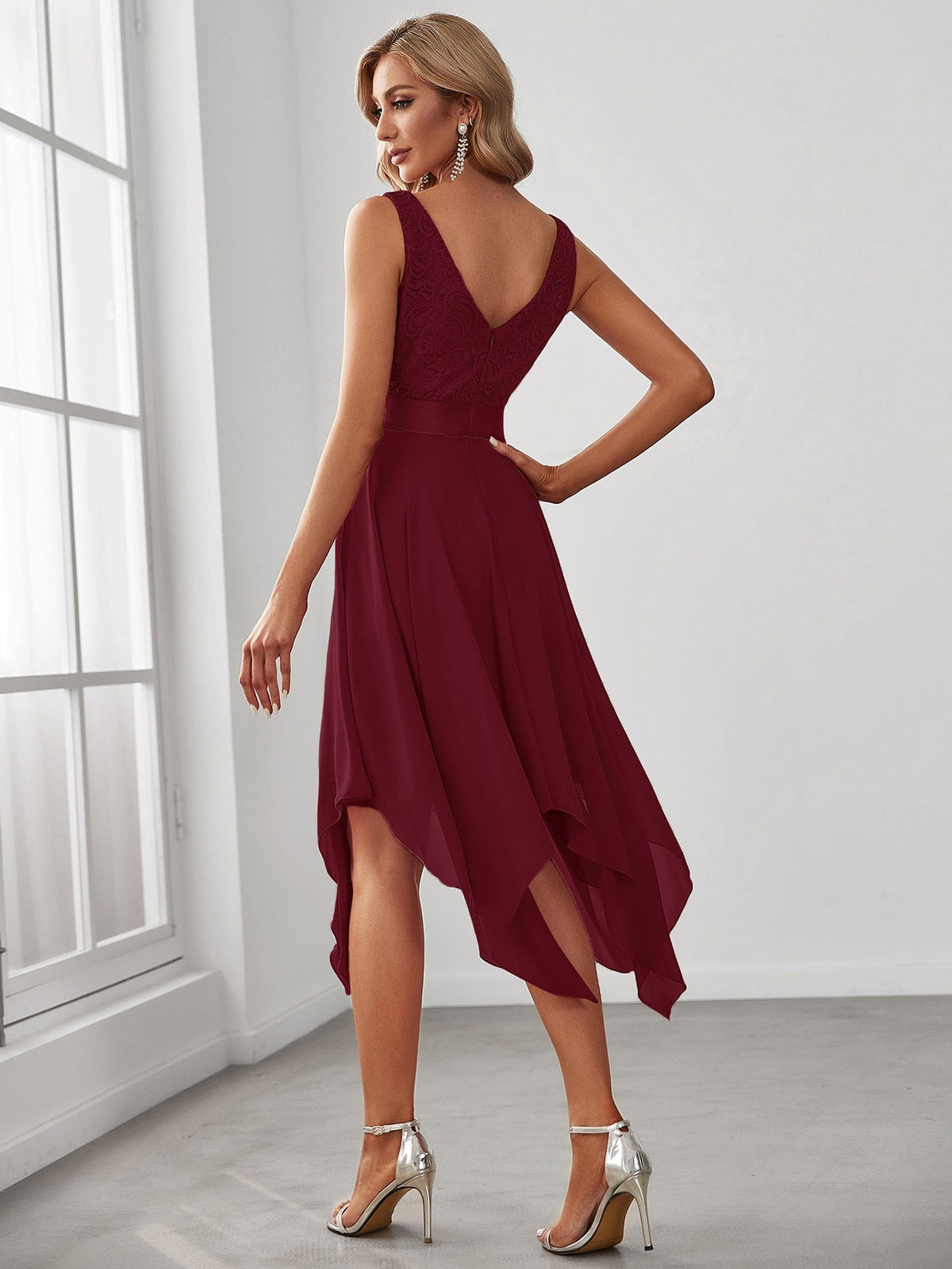 Abiti pizzo a contrasto orlo asimmetrico chiffon