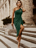 Abito incrociato monospalla scavato