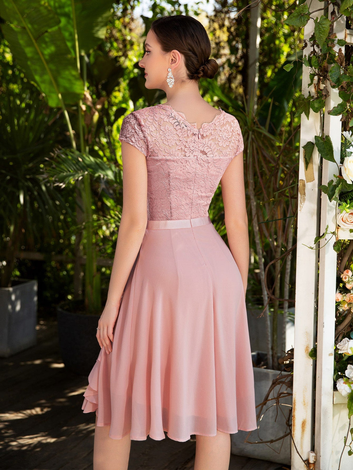 Abito cocktail svasato pizzo floreale corpetto con bordo a volant festa