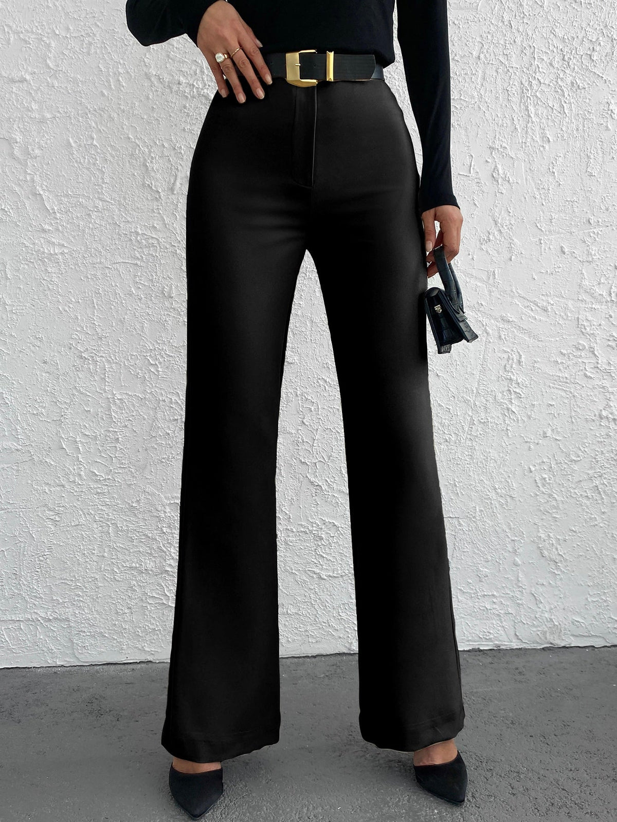 Pantaloni svasati monocolore senza cintura