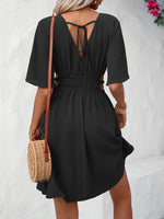 Abiti con cut out sulla vita manica a farfalla