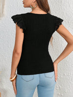 Maglietta pizzo a contrasto manica a farfalla con orlo smerlato