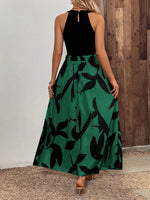 Abito estivo senza maniche con collo rotondo, stampa grafica e fori decorativi