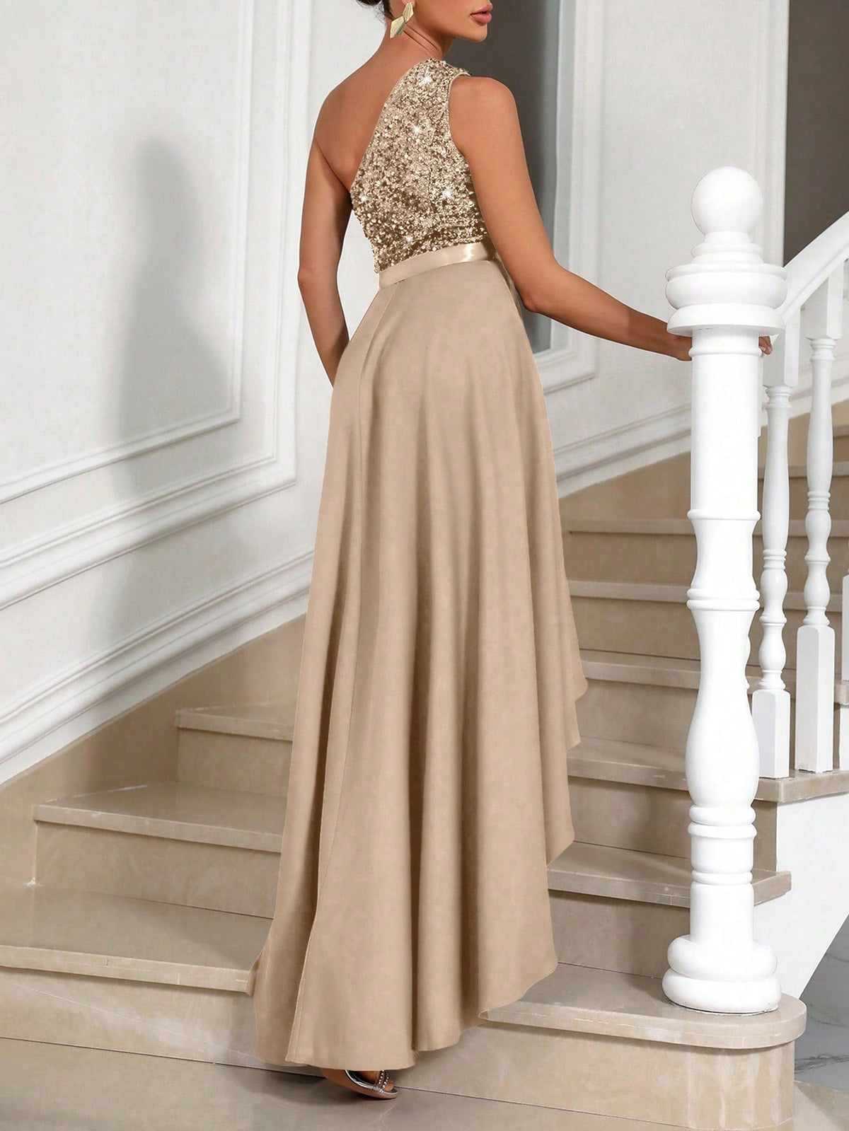 Vestito Aderente Con Spalla Obliqua Da Donna, Abbellimento Con Paillettes A Patchwork Asimmetrico Ed Orlo Sbieco