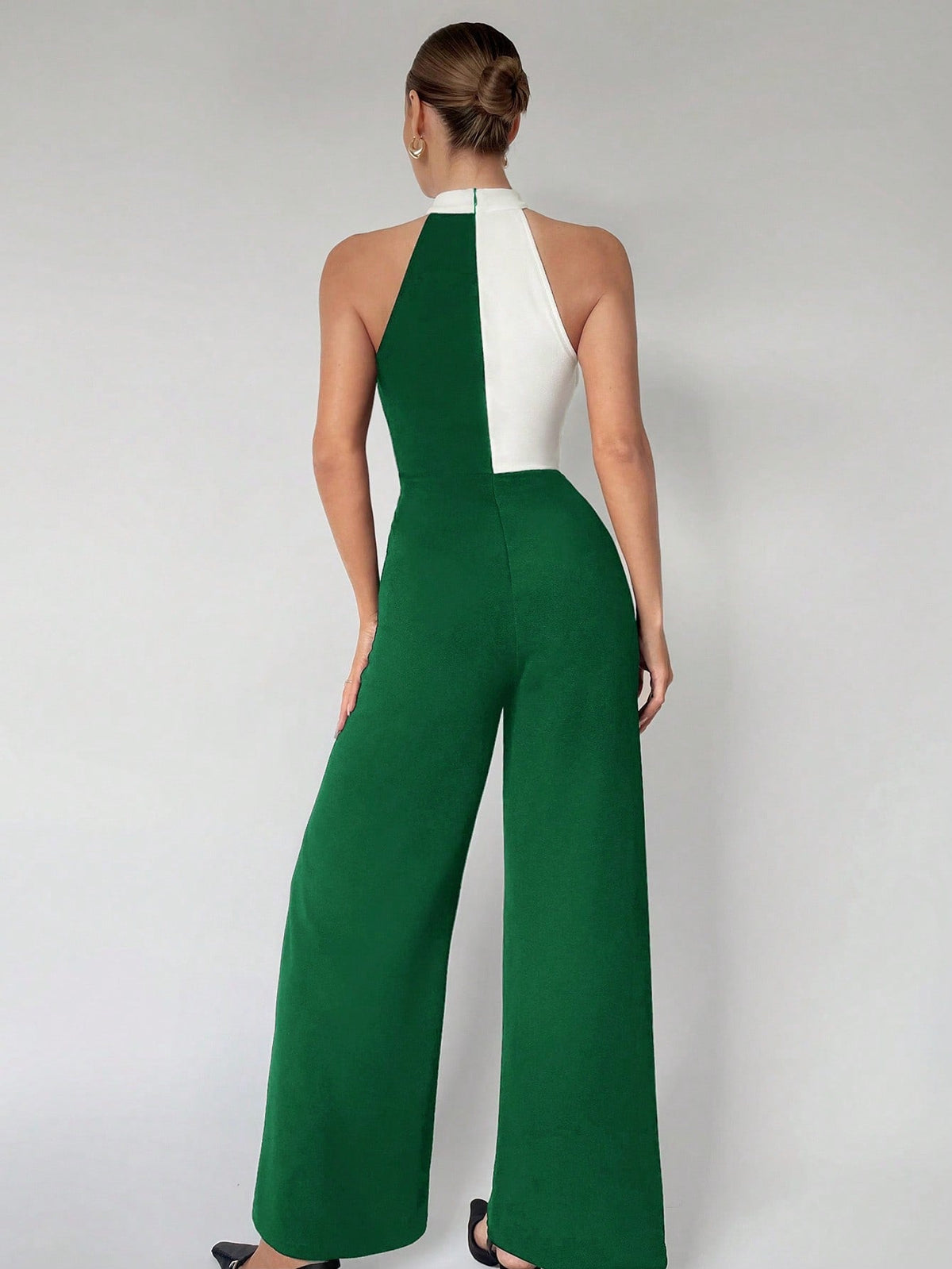 Tuta Jumpsuit Asimmetrica In Stile Halter Con Blocchi Di Colore Da Donna
