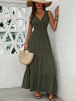 Abito estivo casual con scollo a V, orlo con volant e vita stretta