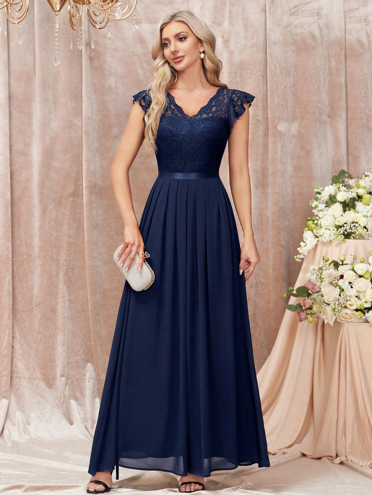 Abito da sera lungo elegante con scollo a V di pizzo, maniche a volant a balze