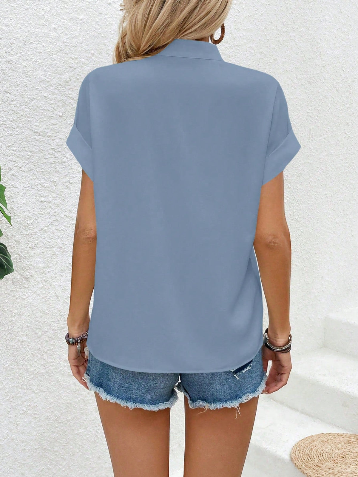 Camicia A Maniche A Pipistrello Con Colletto A Spacchi E Colore Unito