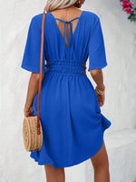 Abiti con cut out sulla vita manica a farfalla