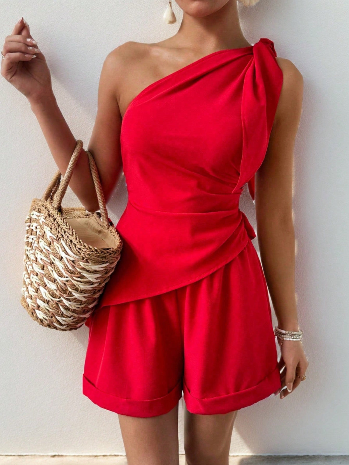 Maglia senza maniche asimmetrica monocolore e shorts abbinati per vacanza e tempo libero