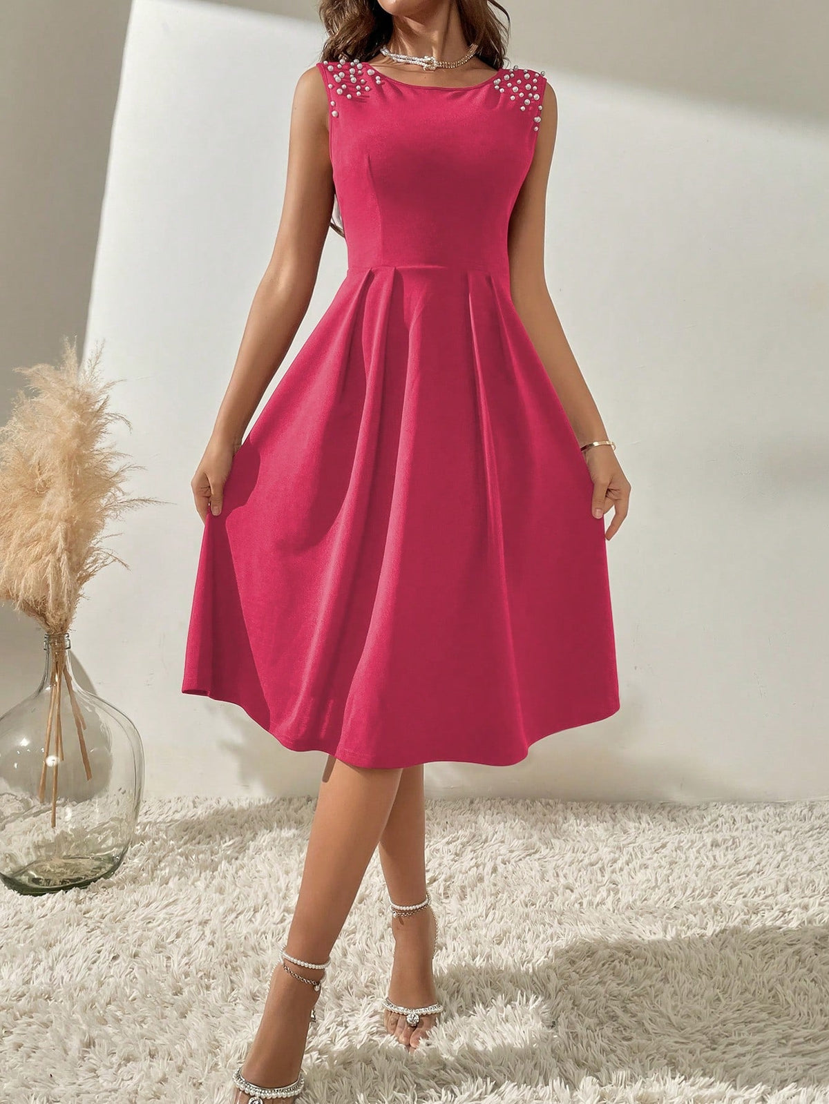 Abito a trapezio monocolore perline