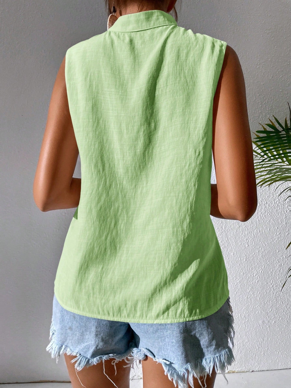 Camicia estiva senza maniche casuale per le vacanze con collo alla coreana ricamato