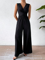 Tuta femminile senza maniche con vita incrociata elegante