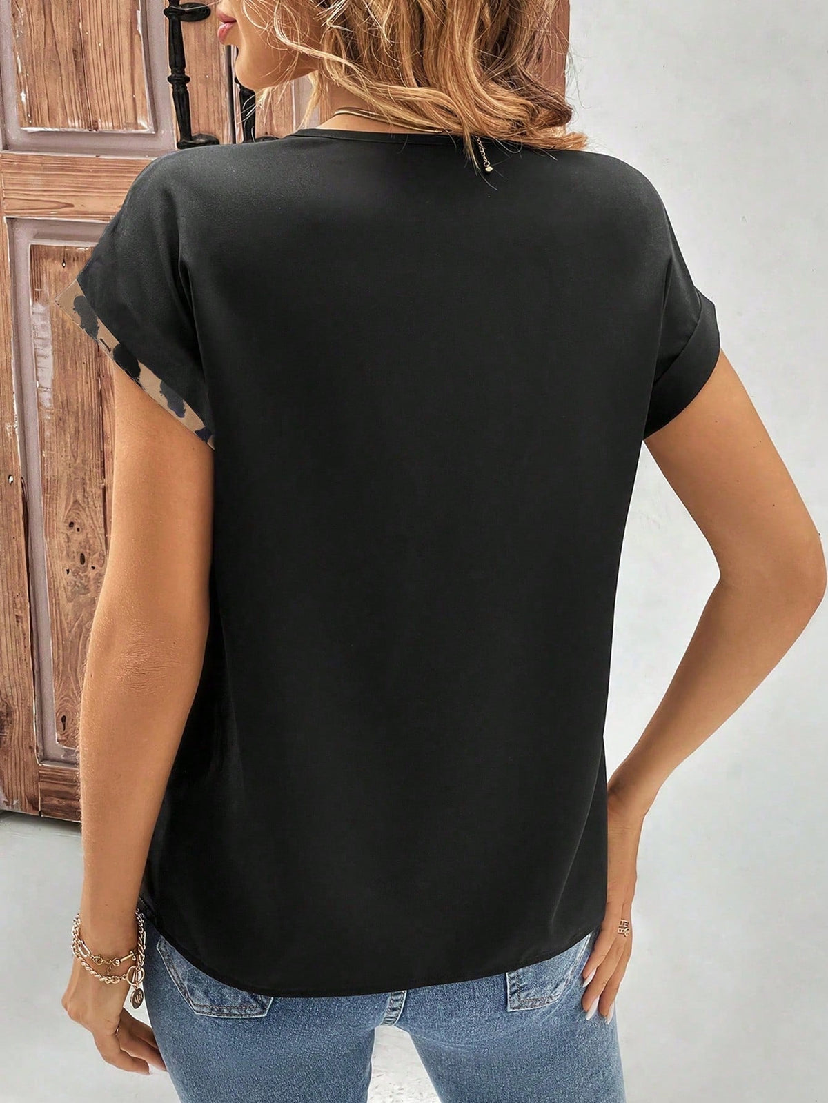 Camicia Casual Da Donna A Maniche Corte Con Collo A V, Design A Bottoni E Stampa Di Giunzione