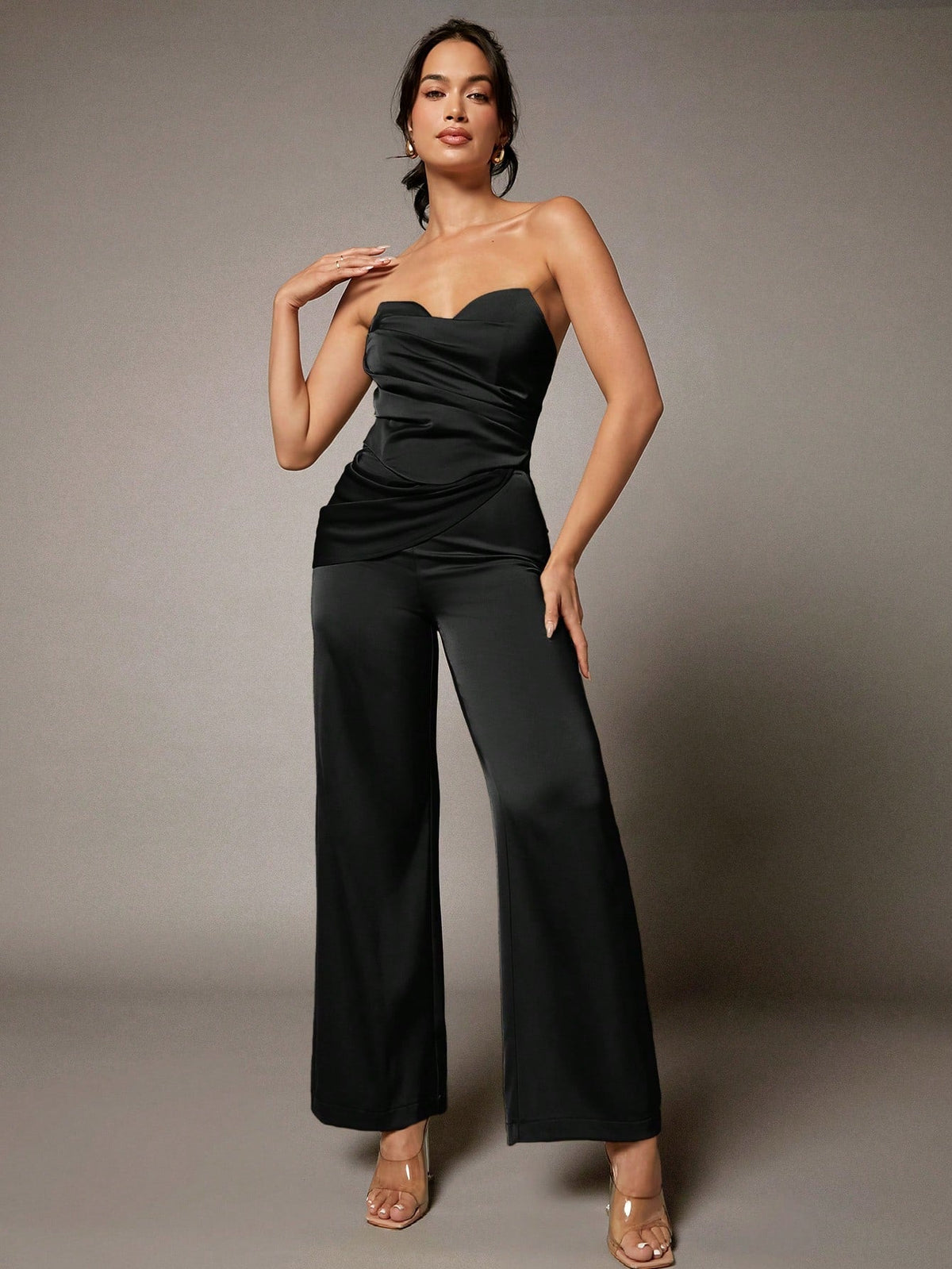 Corsetto raccoglitore asimmetrico in raso senza spalline senape