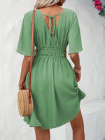 Abiti con cut out sulla vita manica a farfalla