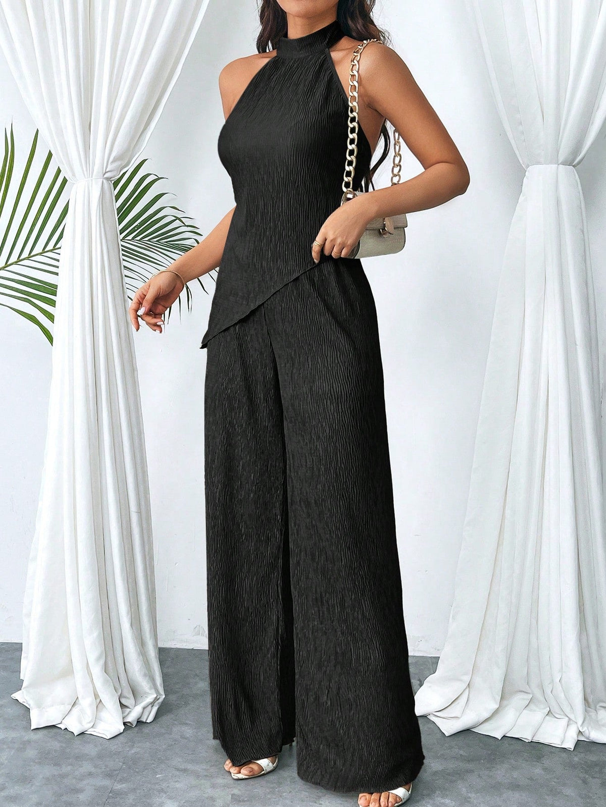 Set di pantaloni a gamba larga e camicetta halter kaki con orlo irregolare plissettato e schiena scoperta