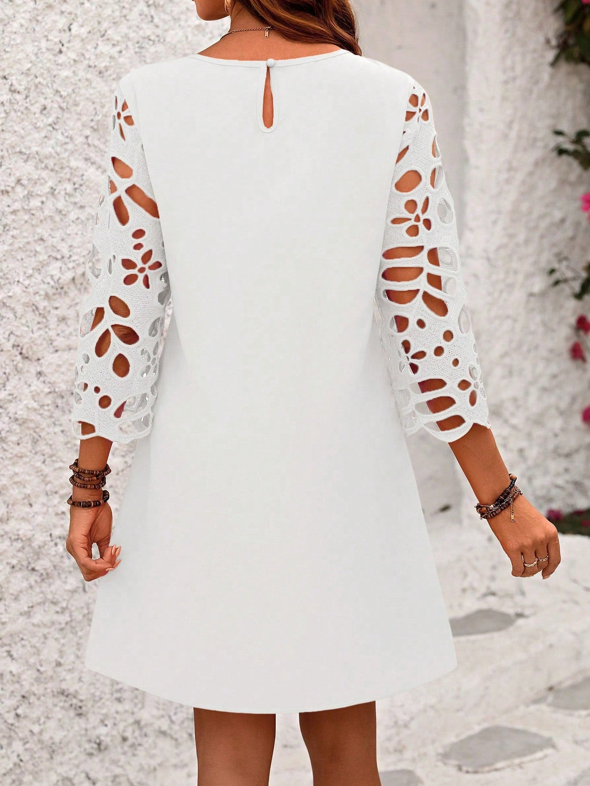 Abito estivo da vacanza con maniche in pizzo e tinta unita da donna