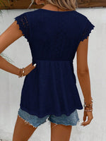 Donna maglietta a maniche corte con scollo a V in colore tinta unita, perfetta per outfit vacanzieri in primavera ed estate