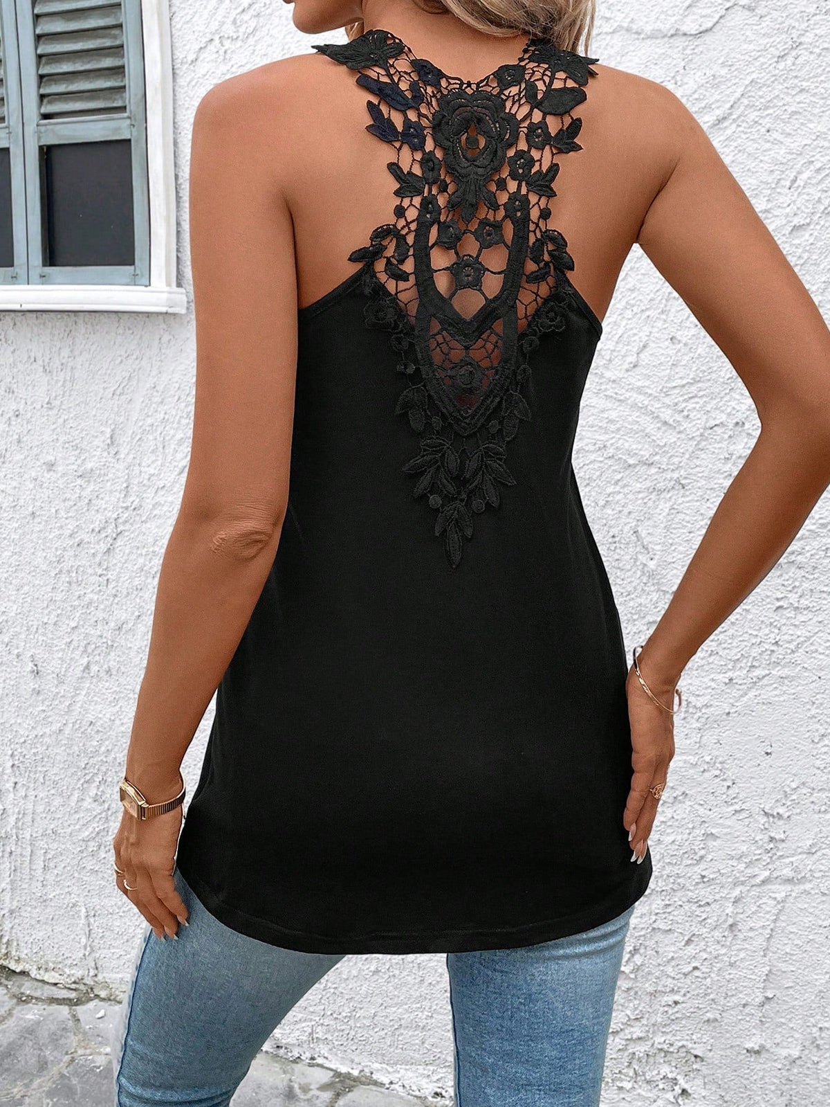 canotta estivo con lace sulla schiena per festival musicali
