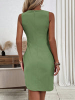 Elegante Abito Slim Fit Senza Maniche Con Scollo Rotondo, Drappeggio In Vita Anteriore E Orlo Irregolare