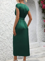 Abito casual con scollo a V, maniche a pipistrello con spacco per l'estate