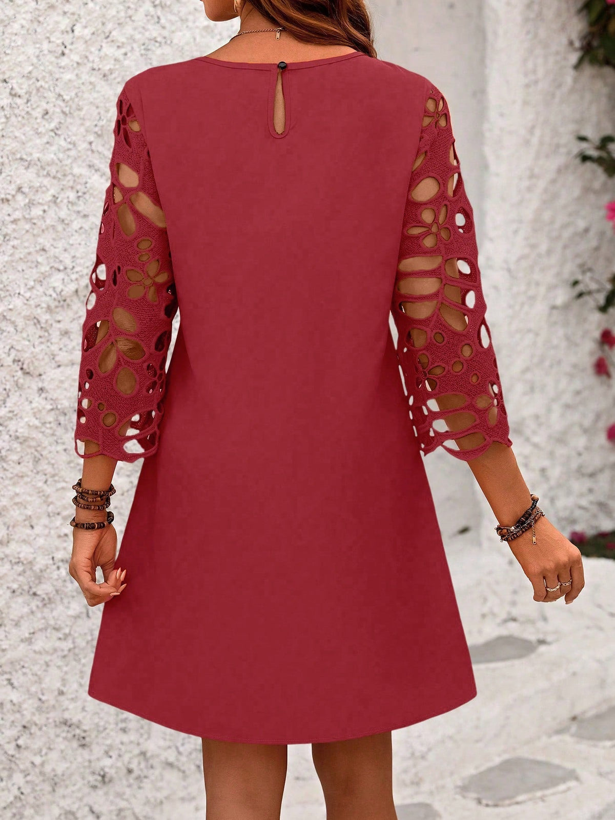 Abito estivo da vacanza con maniche in pizzo e tinta unita da donna