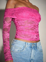 T-shirt Sexy Con Pizzo Trasparente Abbinato A Una Manica Lunga E Una Spalla Scoperta