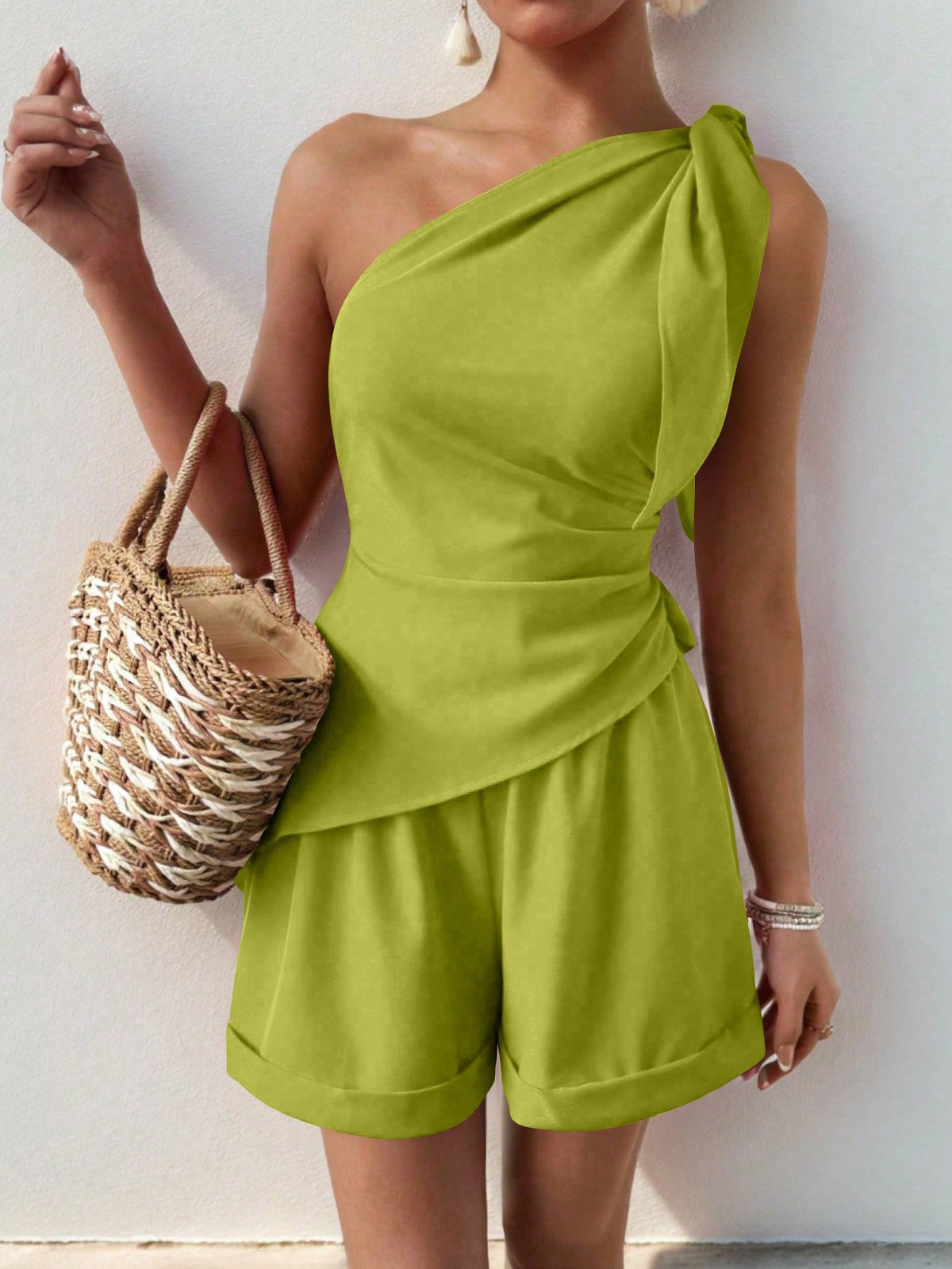 Maglia senza maniche asimmetrica monocolore e shorts abbinati per vacanza e tempo libero