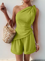 Maglia senza maniche asimmetrica monocolore e shorts abbinati per vacanza e tempo libero