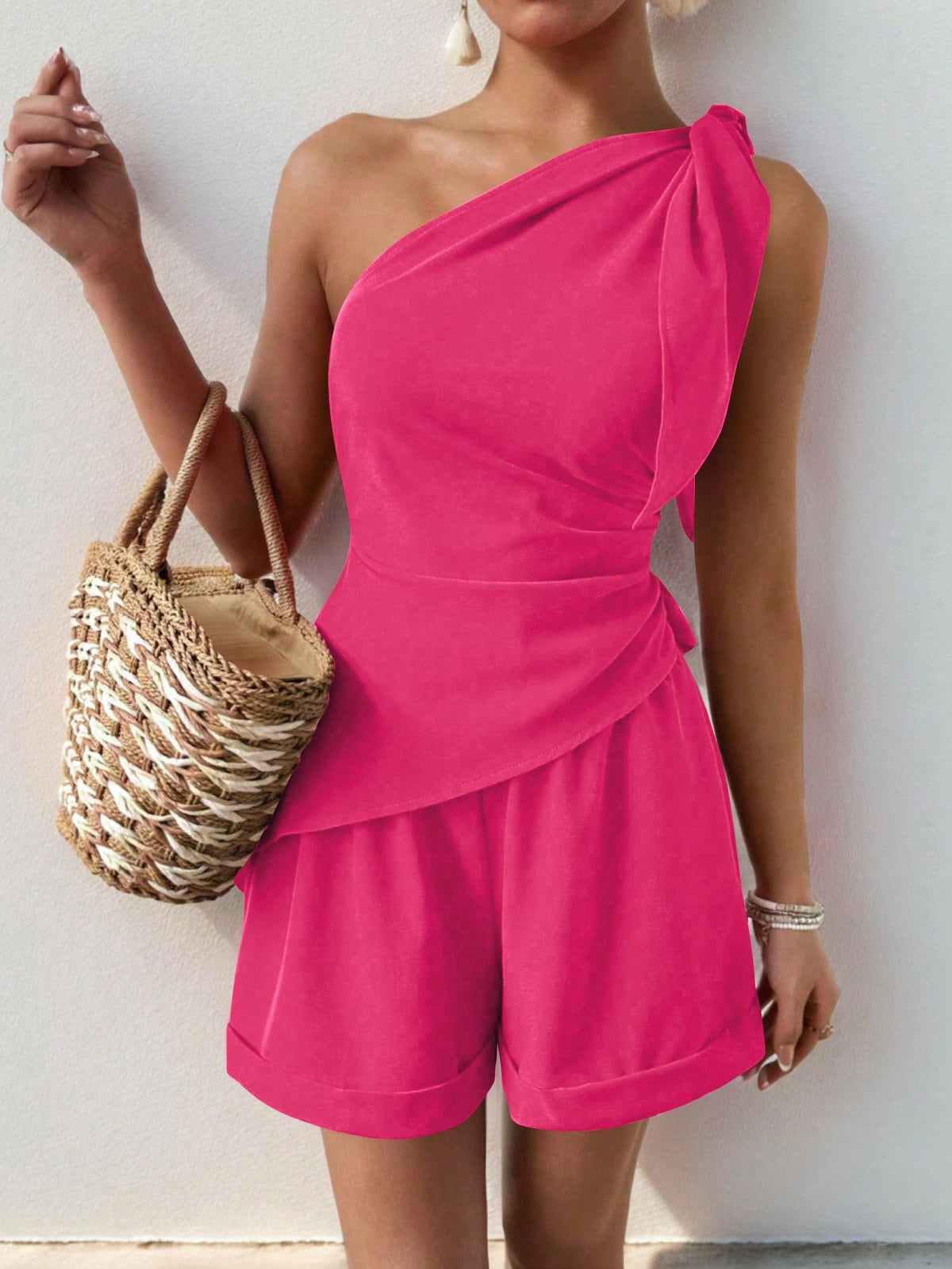 Maglia senza maniche asimmetrica monocolore e shorts abbinati per vacanza e tempo libero