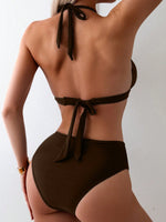 Costume da bagno bikini da donna con collo a cinghia a catena in metallo e inserti a tinta unita per le vacanze