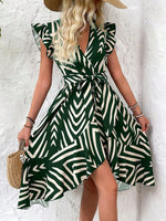 Abito estivo donna dalla moda estiva a righe e stampato, sovrapposto con scollo a V a manica corta a cappuccio e orlo asimmetrico