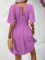 Abiti con cut out sulla vita manica a farfalla