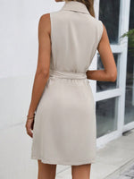 Abito A Portafoglio Con Colletto A Punta E Cintura