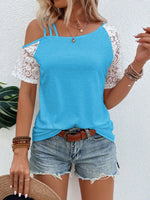 Maglietta casual da donna estiva con collo asimmetrico a blocchi di colore e manica corta in pizzo a contrasto