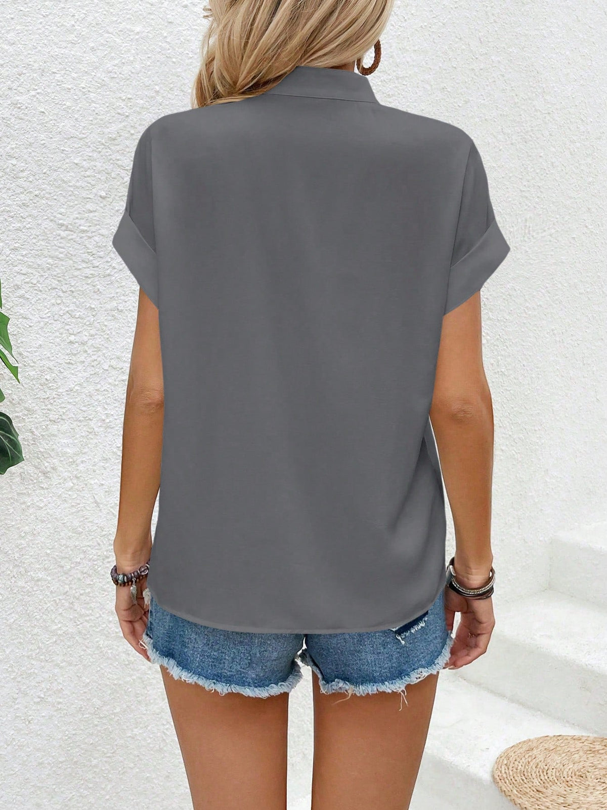 Camicia A Maniche A Pipistrello Con Colletto A Spacchi E Colore Unito