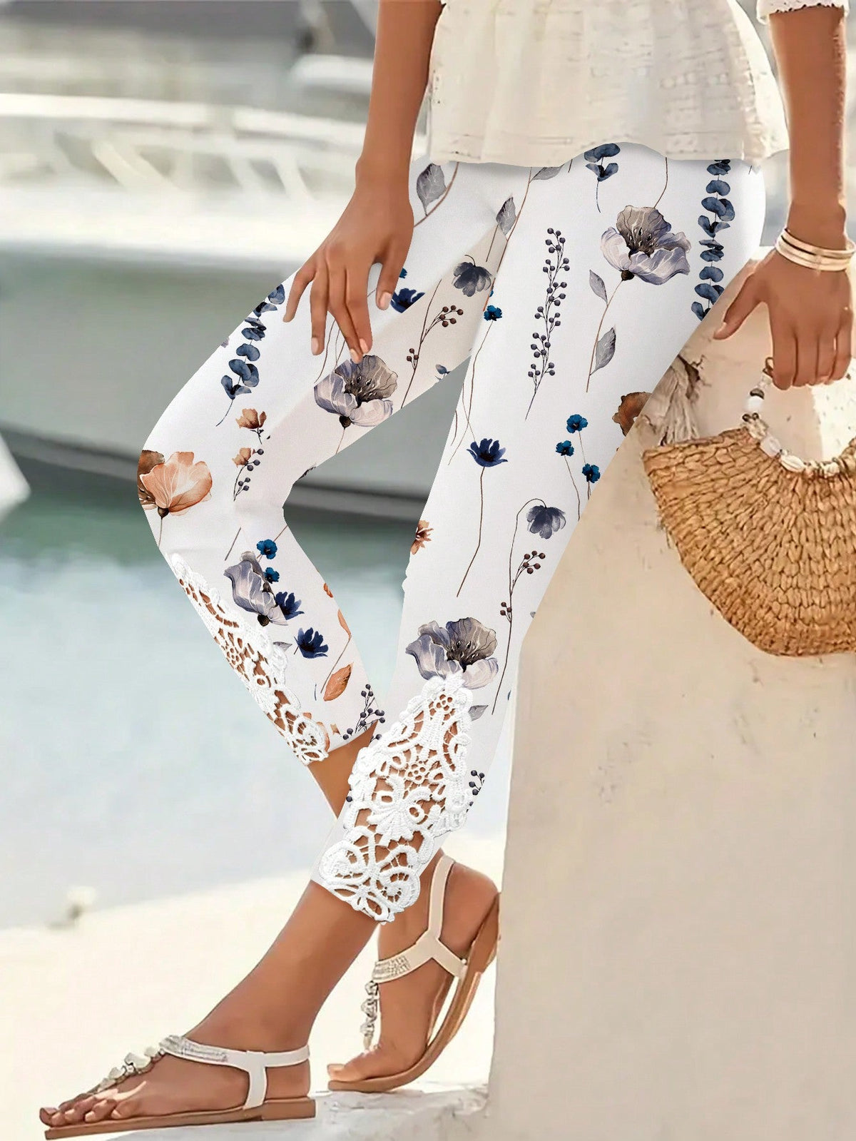 Leggings patchwork da donna a fiori estivi con fondo in pizzo stampato