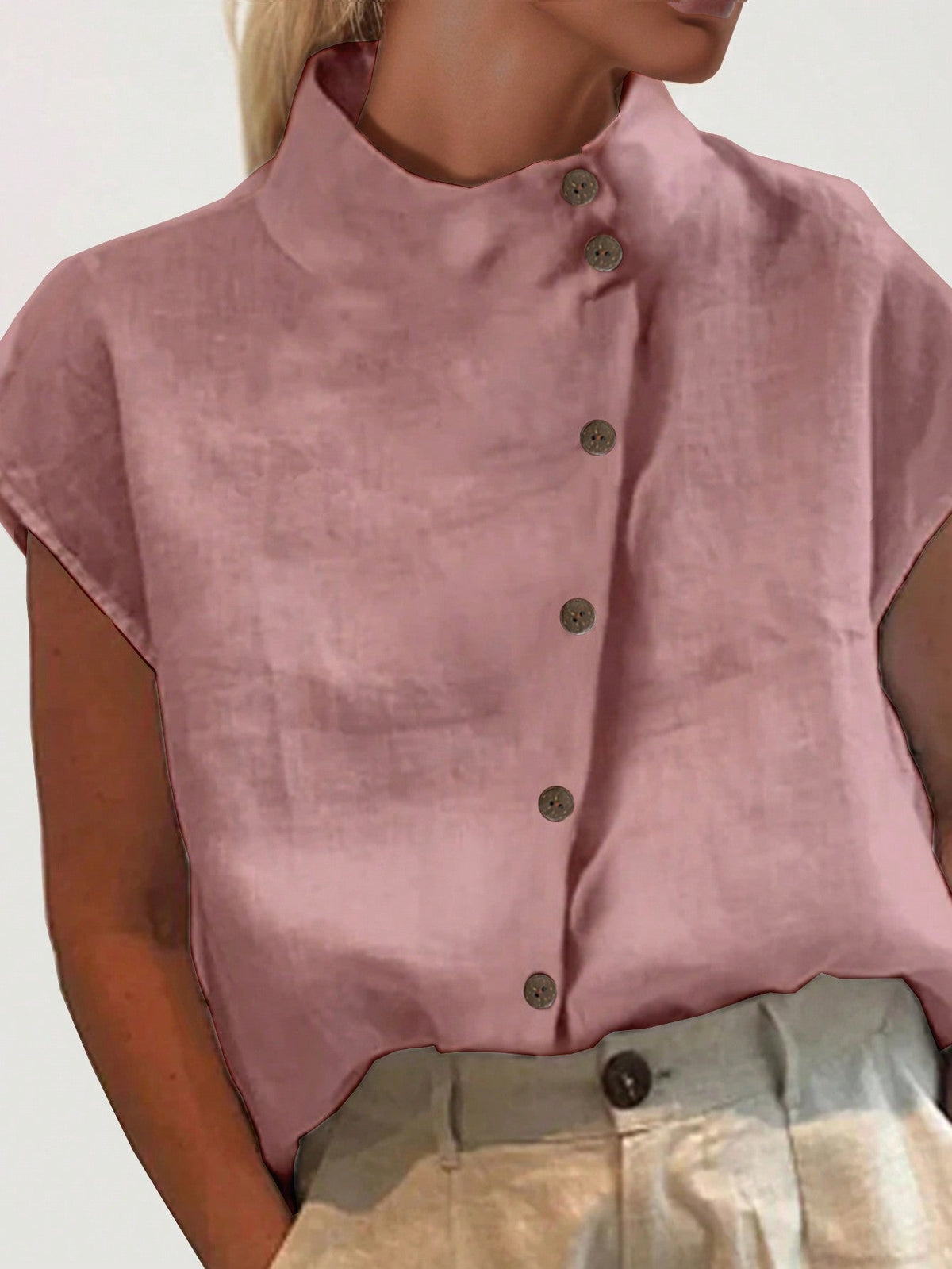 Camicia da donna a manica corta con colletto alla mandarina e bottoni diagonali per l"estate