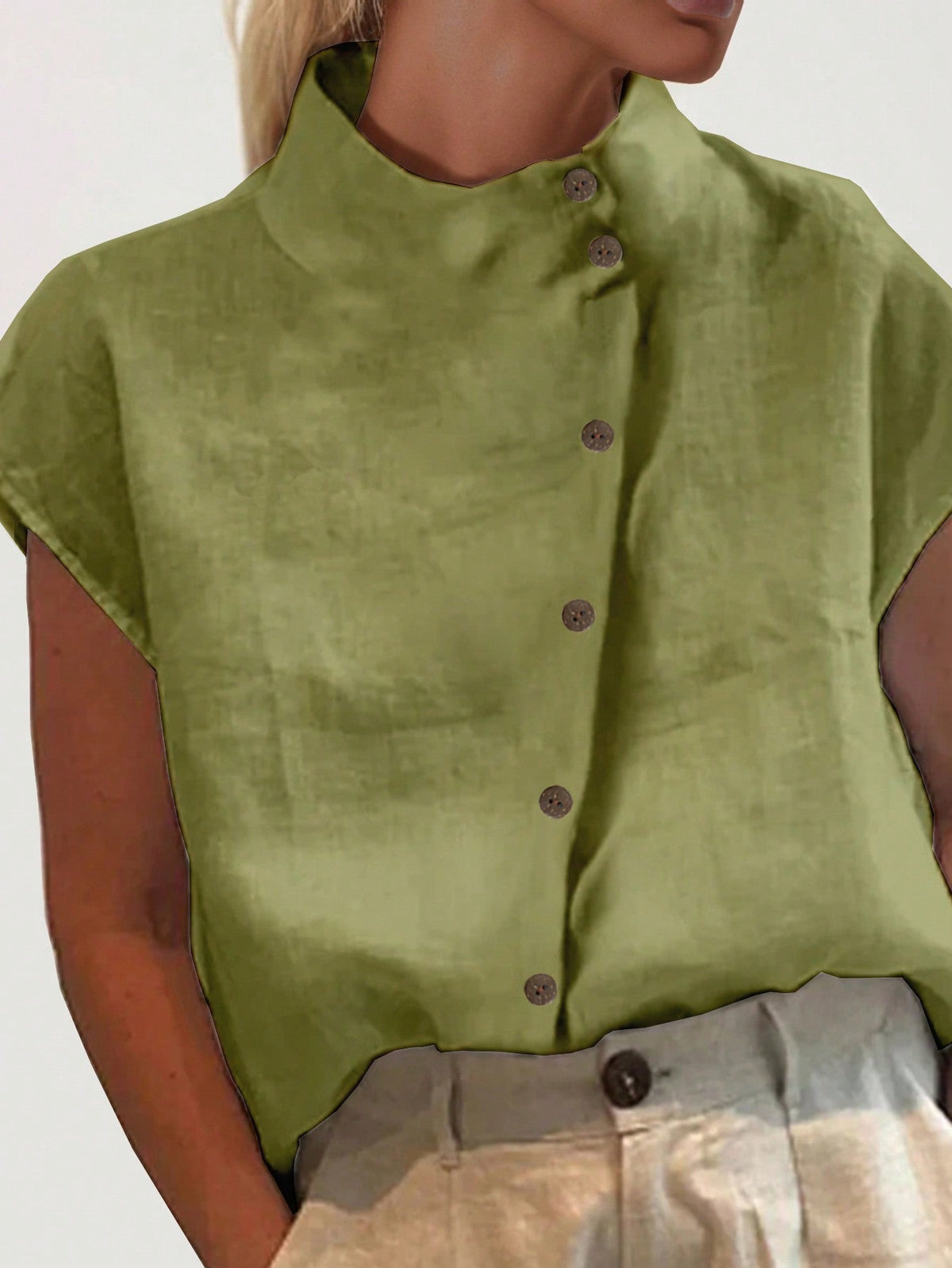 Camicia da donna a manica corta con colletto alla mandarina e bottoni diagonali per l"estate