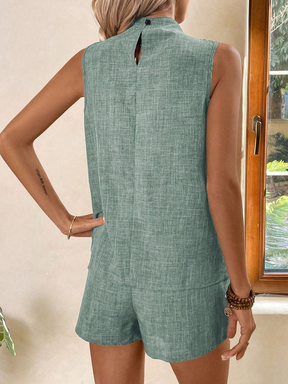 Set Top Senza Maniche E Pantaloncini Con Bordi Arricciati Plissettati