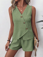 Set Due Pezzi Top Canotta Smanicato Con Collo A V Decorato Da Bottoni E Pantaloncini A Vita Alta Tinta Unita Per Donna