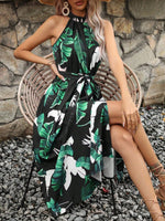 Abito estivo casuale con scollo a Halter e stampa tropicale per le vacanze