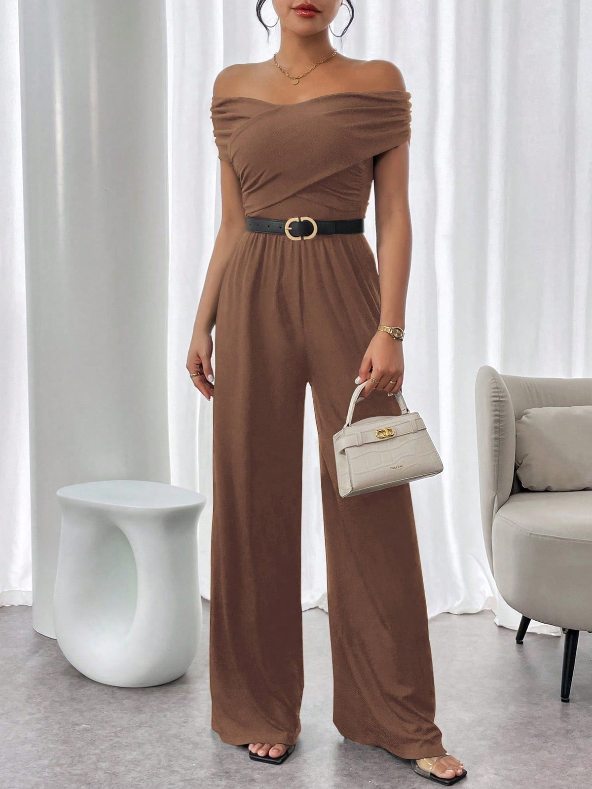 Tuta Elegante Casual A Gamba Ampia Con Pieghe A Spalle Scoperte E In Colore Tinta Unita