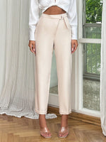 Pantaloni da donna con fibbia a parete