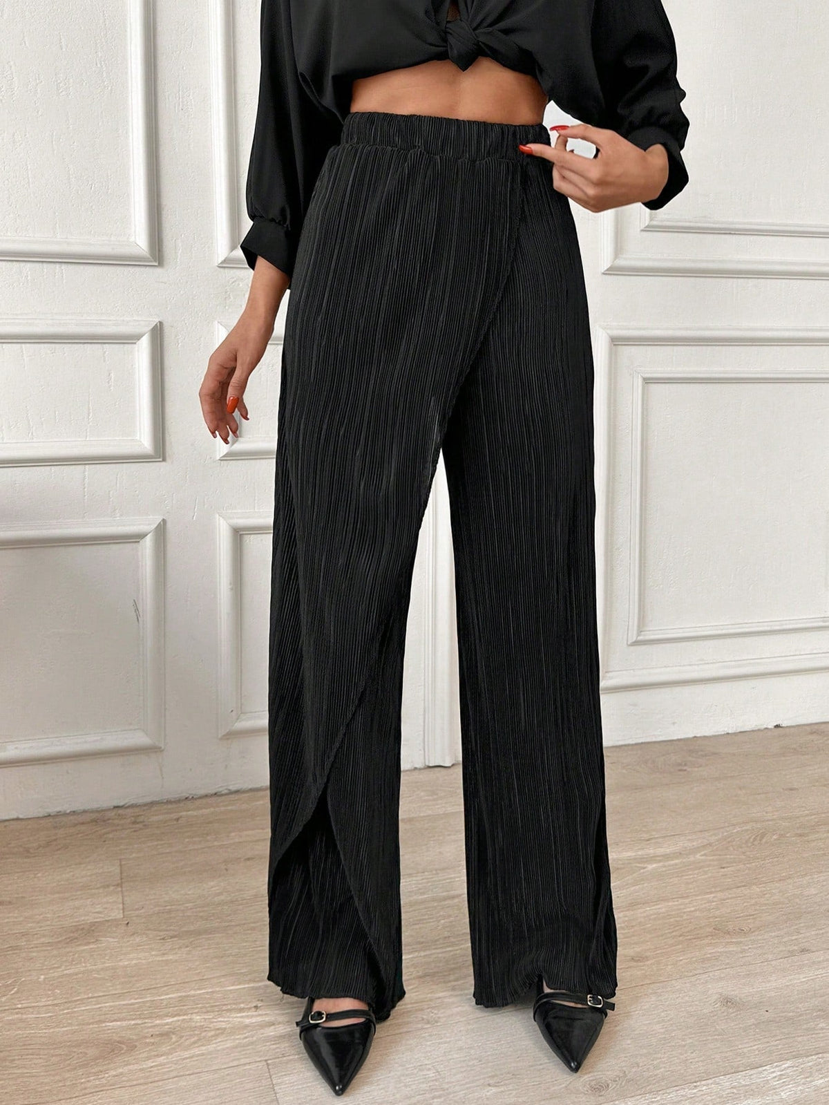 Pantaloni Satin Plissettati Di Qualitˆ Con Dettagli Di Abbottonatura